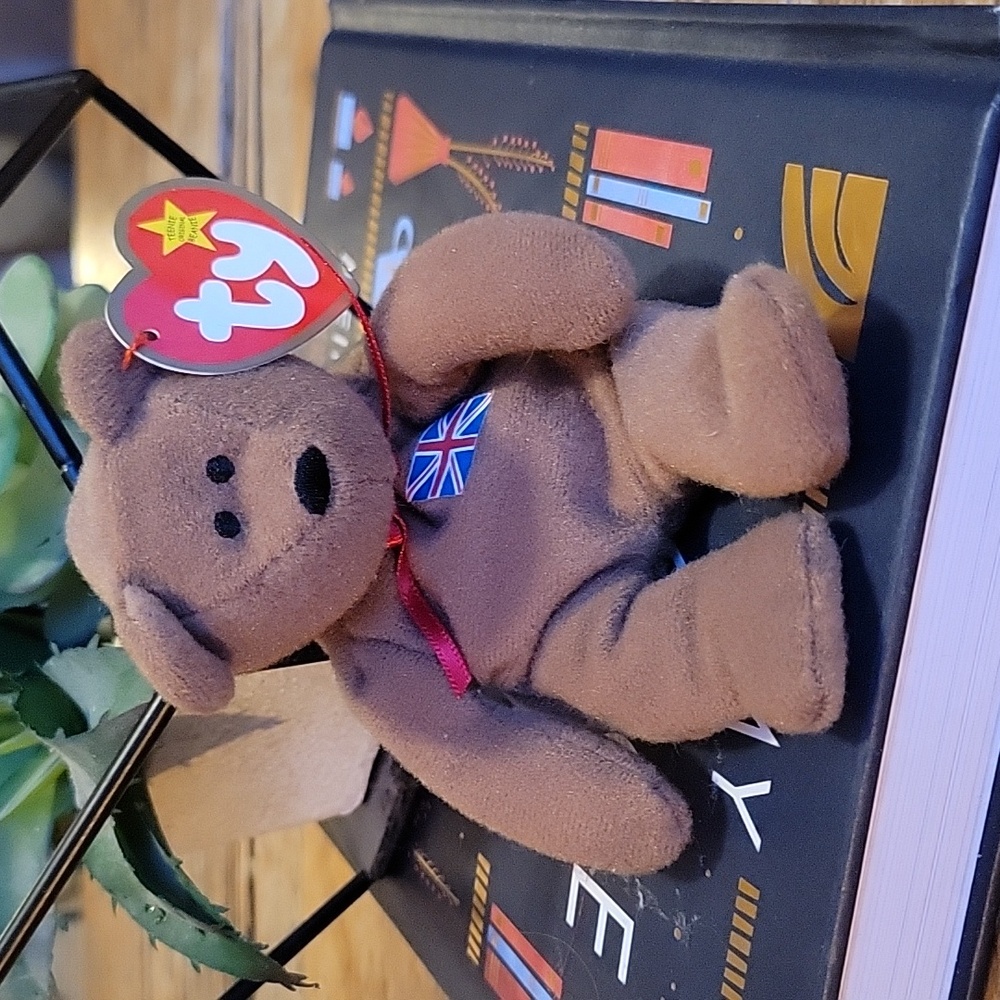 Retired Ty McDonalds Teenie Beanie Britannia The Bear